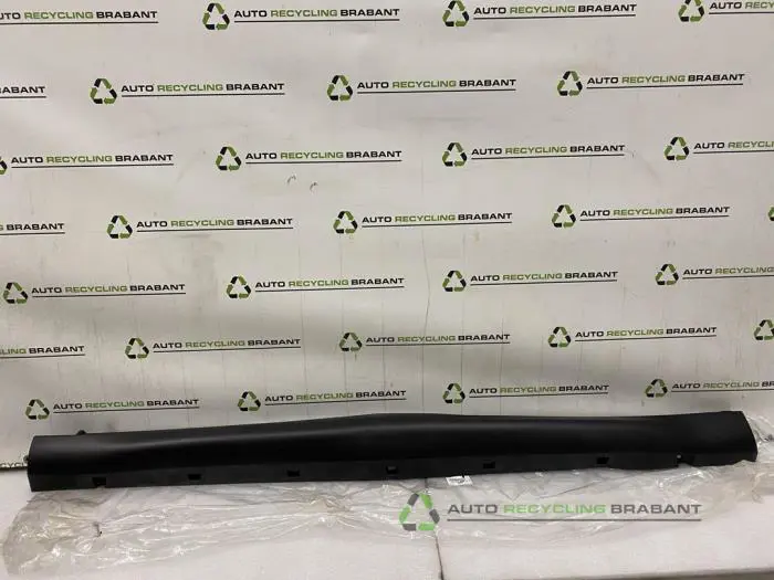 Zijskirt links Citroen C3 Aircross