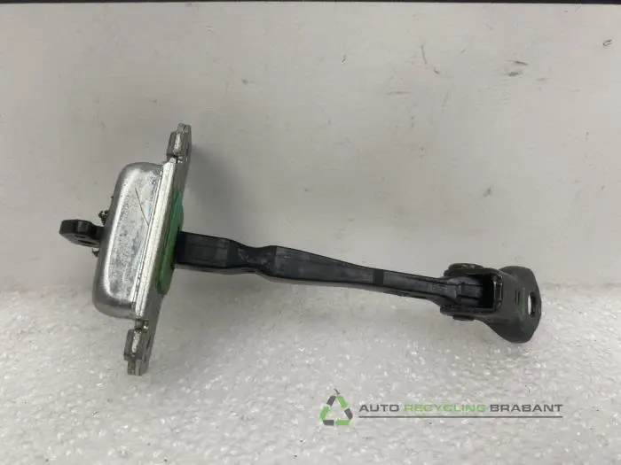 Front door stop 4-door, right - 54483698-a313-435d-8948-5772f0c89051.jpg