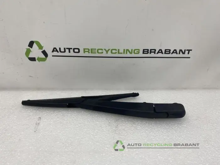 Ruitenwisserarm achter Dacia Sandero