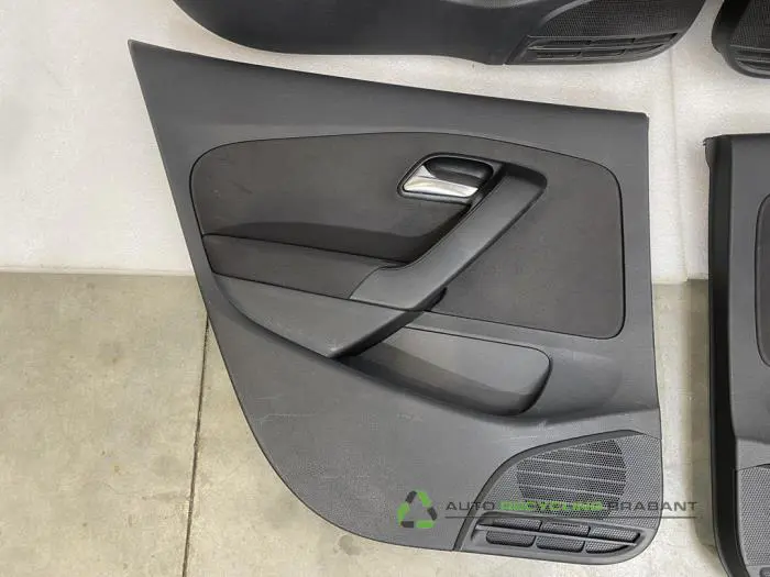 Türverkleidung 4-türig links vorne - 1dd3baf8-c0e4-44db-8cfb-76babf2675f5.jpg