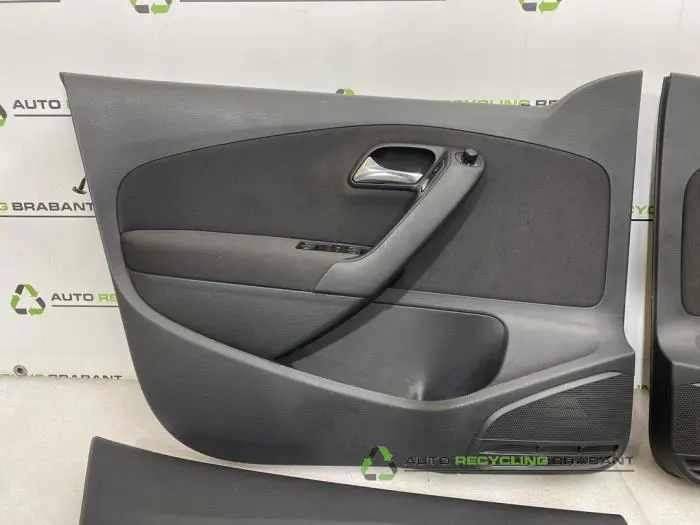 Türverkleidung 4-türig links vorne - 5427be25-14bb-4d8e-a5b8-f6dcdf29e2a2.jpg