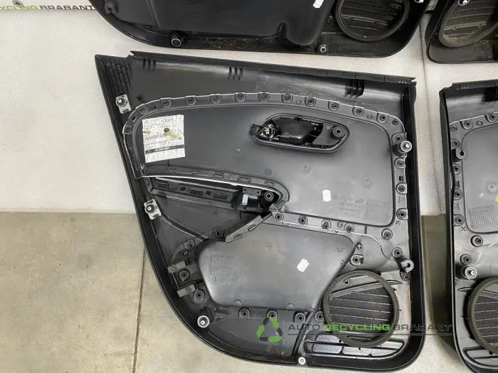 Türverkleidung 4-türig links vorne - 6b1c64c8-85f1-4b19-b316-e3f930ec3994.jpg