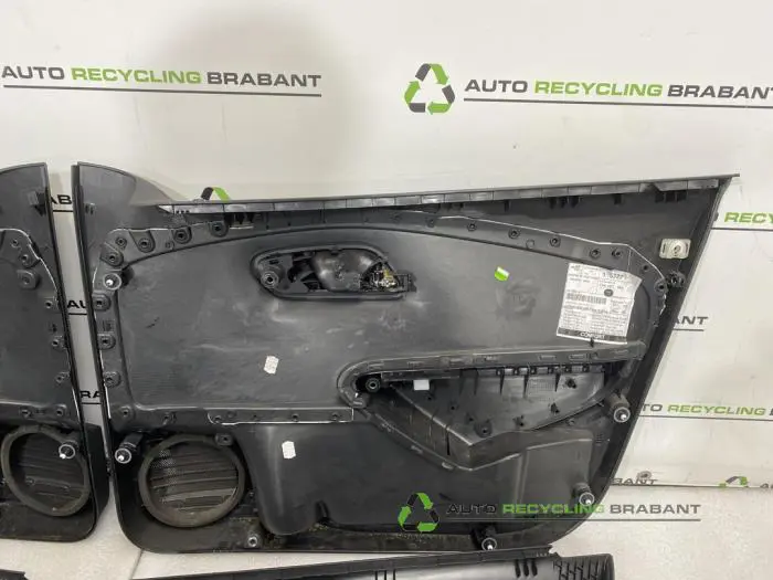 Türverkleidung 4-türig links vorne - ce074b7a-d1ff-47d5-a55c-373a1f60137d.jpg