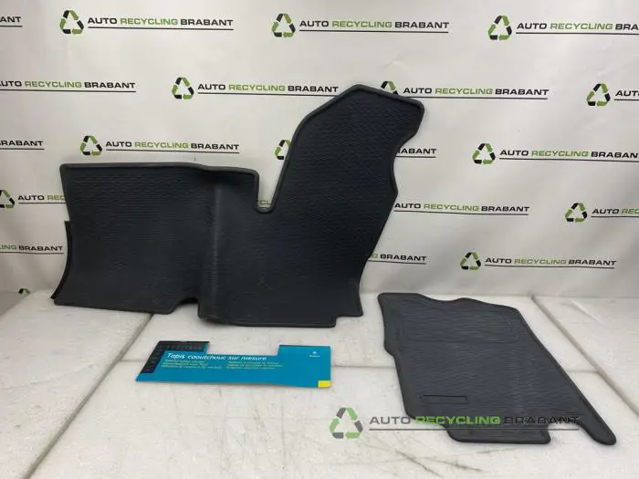 Matten Set Renault Master