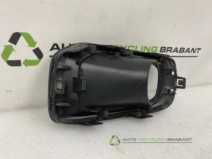 Abdeckplatte Nebelscheinwerfer links - 8cfcaf34-cd26-4f48-9e14-8eb7dd406b90.jpg