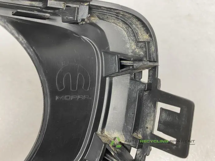 Abdeckplatte Nebelscheinwerfer links - e833ad90-42af-40ad-b1e5-dce8ef6000ff.jpg