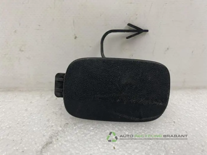 Abdeckkappe Abschleppöse vorne - 60939d77-7550-46c9-a833-78f82a5147b6.jpg