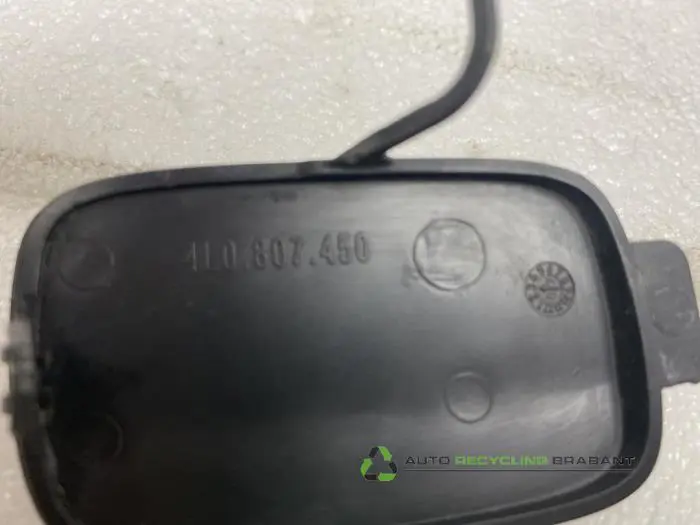 Abdeckkappe Abschleppöse vorne - efb24e21-e491-47d6-8102-0c57a3d6a22f.jpg