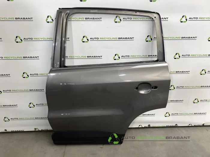 Portier 4Deurs links-achter Volkswagen Tiguan Portier 4Deurs links-achter Volkswagen Tiguan