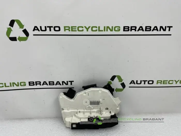 Deurslot Mechaniek 4Deurs rechts-achter Volkswagen Tiguan