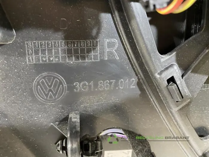 Türverkleidung 4-türig rechts vorne - 03cb828f-a114-4926-8e64-88249effff03.jpg