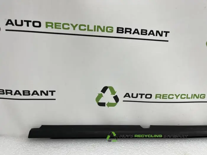 Sierstrip - cadc04b6-dba7-438f-bb5b-811ca3d6e23d.jpg