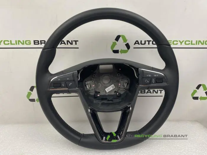 Lenkrad - aad75a6b-ef8c-4b39-8440-841744dd1de8.jpg