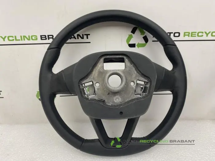 Lenkrad - dbed2bc2-a7b6-4dd4-8aa9-d8dec10da4fc.jpg