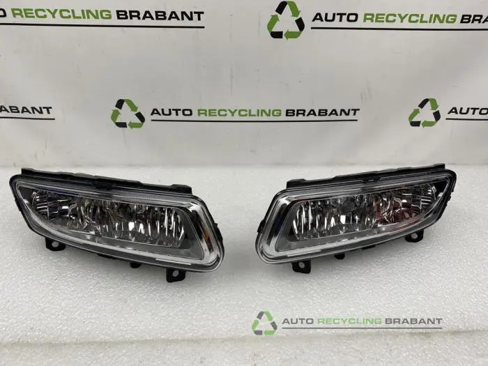 Mistlamp links-voor Volkswagen Polo