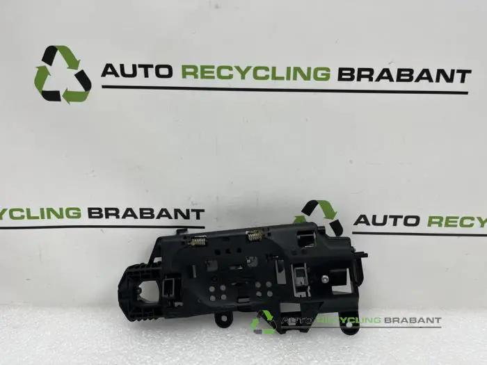 Front door handle 4-door, right Audi A4