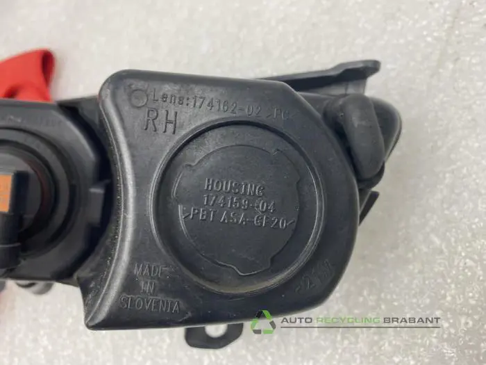 Mistlamp rechts-voor - a6d9d0c6-4f81-45f2-aa65-cbd6f111907b.jpg