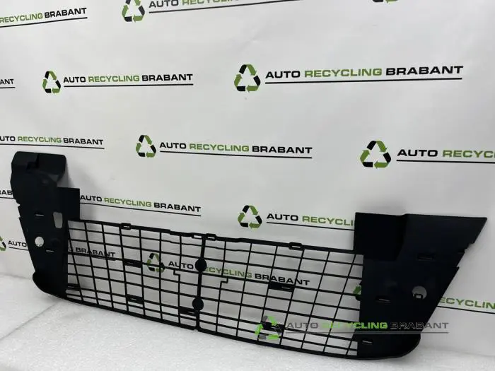 Grille - 3a06196c-c4d2-4e55-818f-de492347a3da.jpg