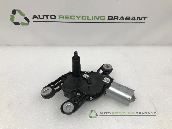 Ruitenwissermotor achter Volkswagen Golf