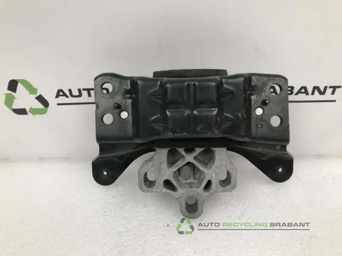 Engine mount - 4c513bf7-4efc-493e-867d-dbc947308101.jpg