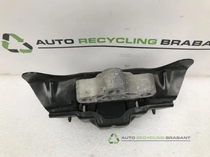 Engine mount - 9be170aa-be8a-48f1-894d-42af335bed97.jpg