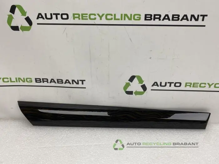 Zierleiste - ca772c4b-3377-4ca8-bde6-6be2800bfe16.jpg