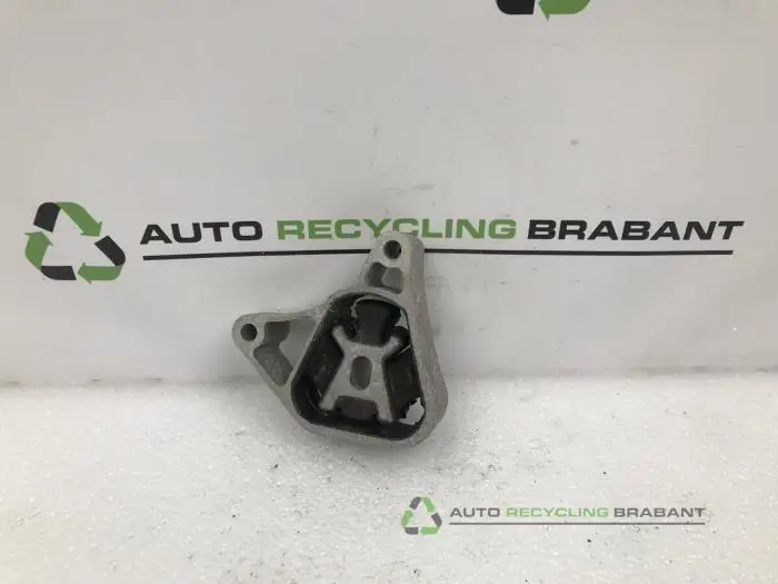 Motorsteun Mercedes CLA