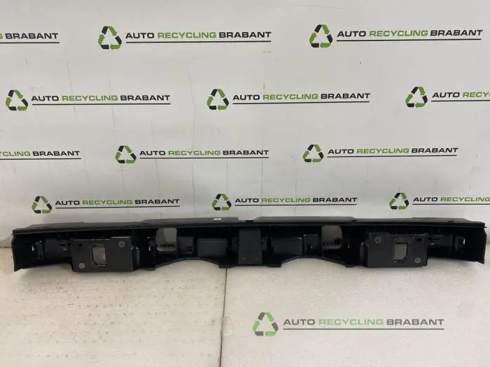 Stoßstangenstütze mitte hinten Volkswagen Transporter