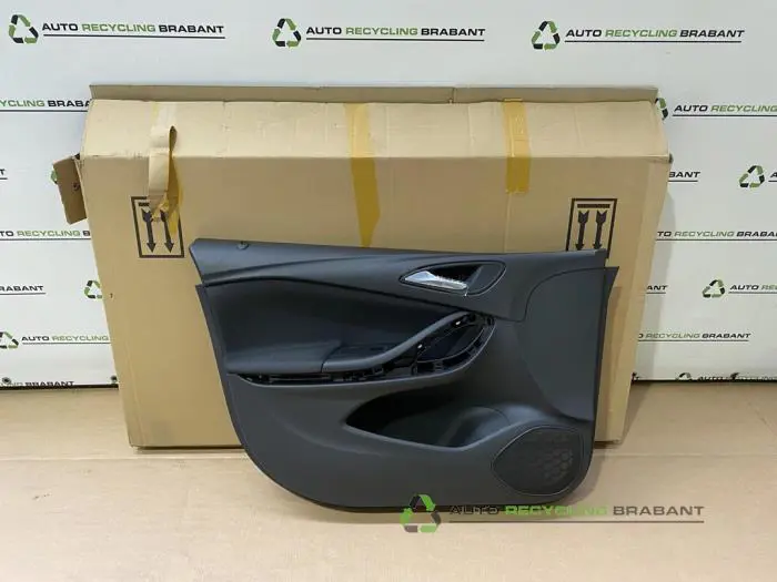 Türverkleidung 4-türig links vorne Opel Astra