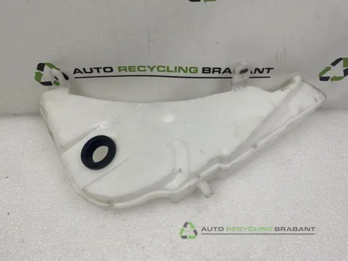 Ruitensproeiertank voor - d47ae4be-109a-46db-92c3-e515ac40f3ca.jpg