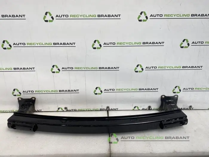 Chassisbalk achter Skoda Superb