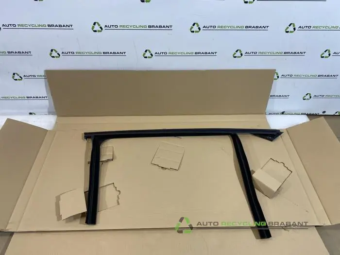 Portierrubber 4Deurs rechts-voor BMW X1