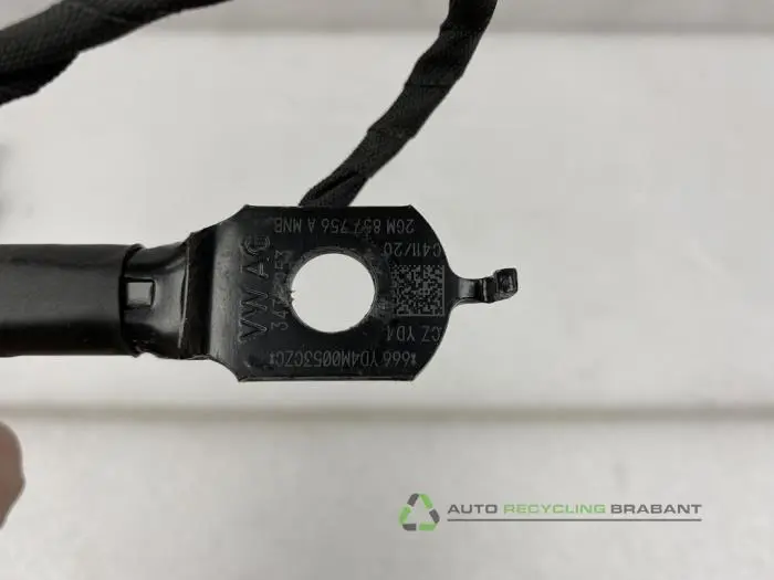 Front seatbelt buckle, right - d83202bd-c702-41b8-bcfa-0e69ad4c4d5b.jpg