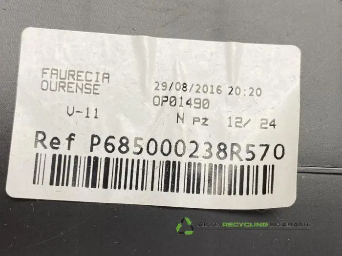 Dashboardkastje - 7d995734-b8a8-4d3c-a3cc-7866032909be.jpg