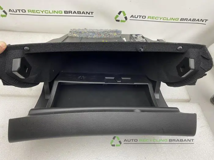 Dashboardkastje - 96a27c0e-fb79-429b-ac62-56726f47c617.jpg