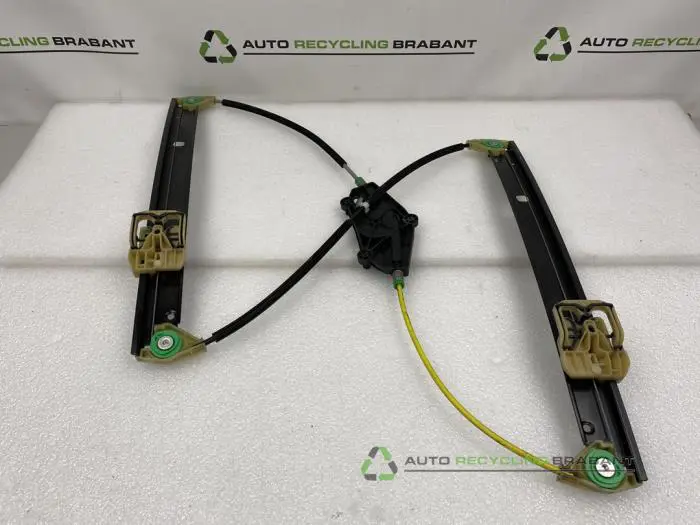 Ruitmechaniek 4Deurs rechts-voor Audi A4