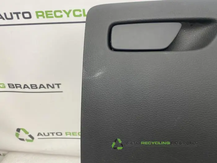 Handschuhfach - 54e6d217-5352-4d3c-9899-8159a560089c.jpg