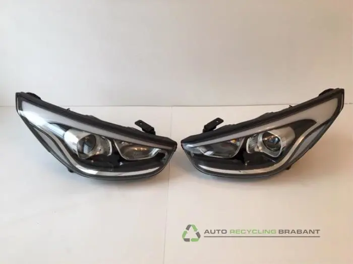 Koplamp rechts Hyundai IX35