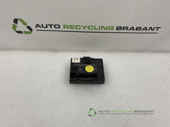 Centrale Deurvergrendelings Module Volkswagen Passat