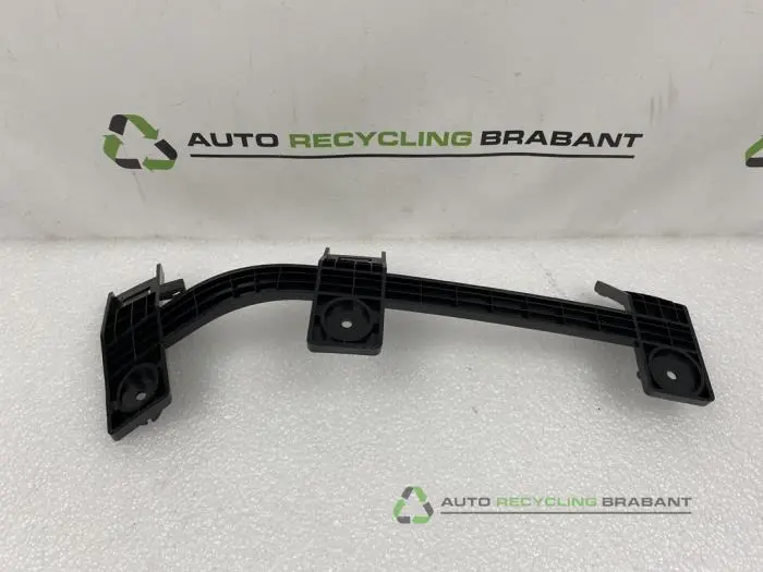 Stoßstangenstütze links vorne Tesla Model X