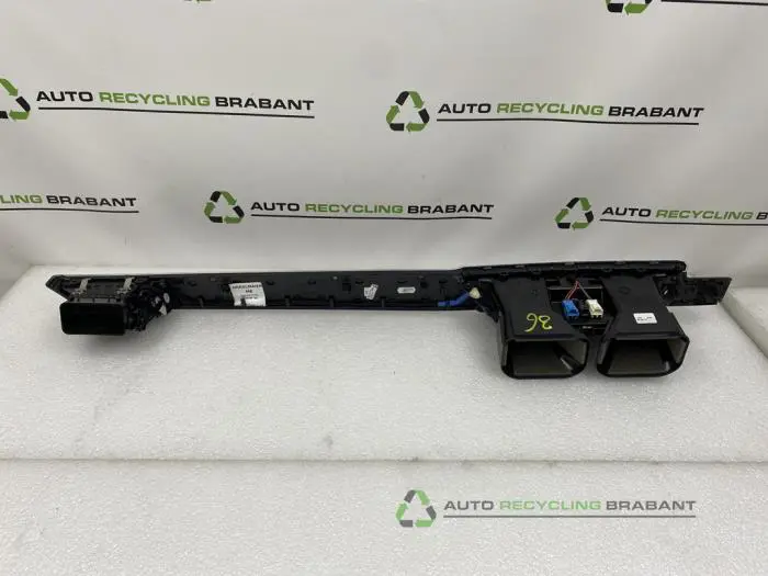 Luftgitter Armaturenbrett - 89e2d6c9-d40b-4d87-894b-dab1e319f5e2.jpg