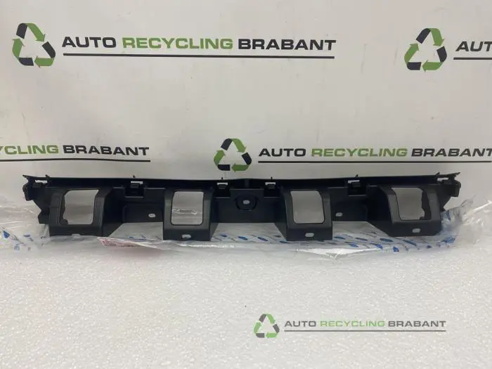 Stoßstangenstütze mitte hinten Ford Fiesta