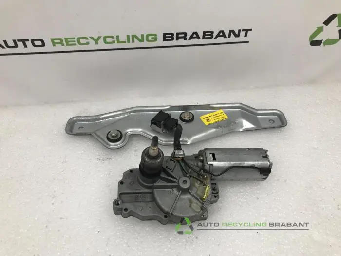 Ruitenwissermotor achter Volkswagen Polo