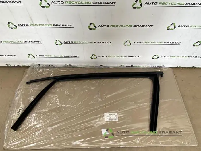 Portierrubber 4Deurs rechts-achter Skoda Octavia