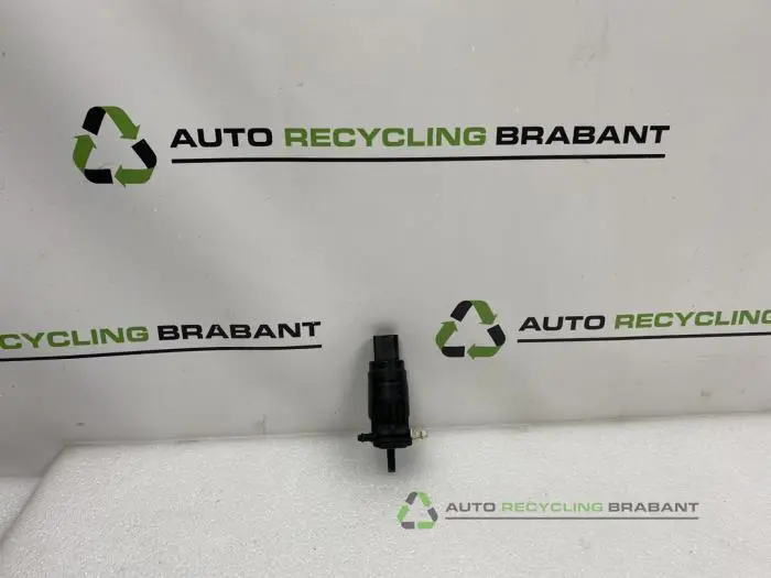 Ruitensproeierpomp voor Volkswagen Golf