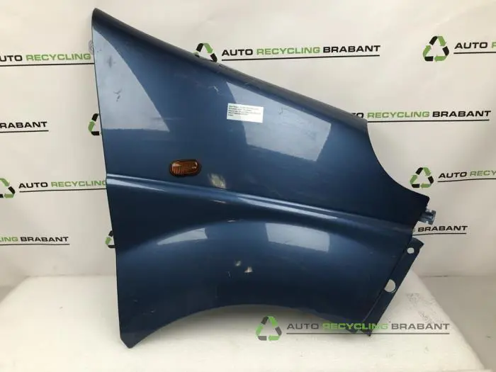 Scherm rechts-voor Renault Trafic