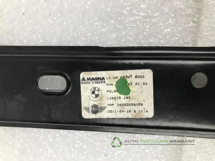 Window mechanism 4-door, front left - ee322d02-2755-4fa7-ab57-1d54f443d4b6.jpg