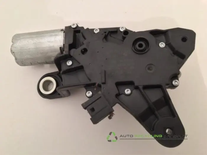 Ruitenwissermotor achter BMW 3-Serie