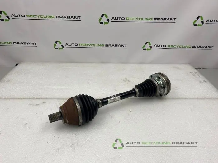 Aandrijfas links-voor Volkswagen Tiguan