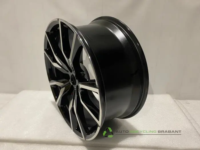 Velg - 918b3769-0fdc-4e68-a7c8-b8d17a58edee.jpg